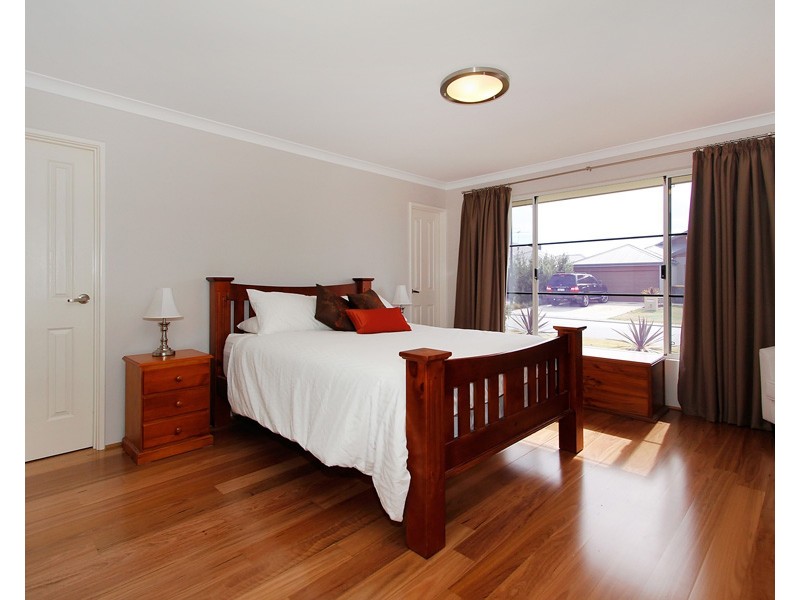 16 Kinloch Pass, Aubin Grove WA 6164