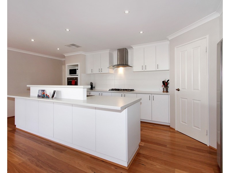 16 Kinloch Pass, Aubin Grove WA 6164