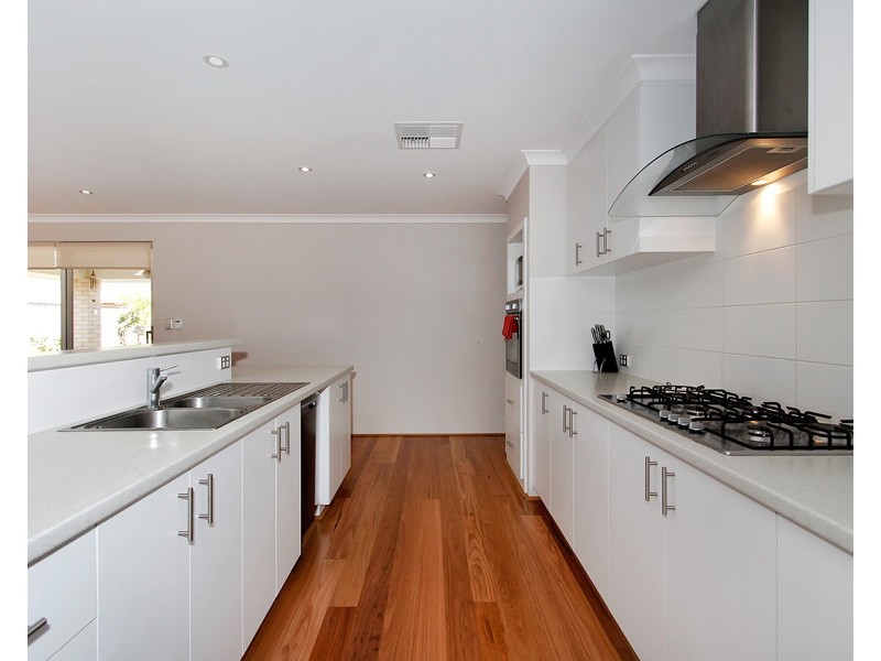 16 Kinloch Pass, Aubin Grove WA 6164