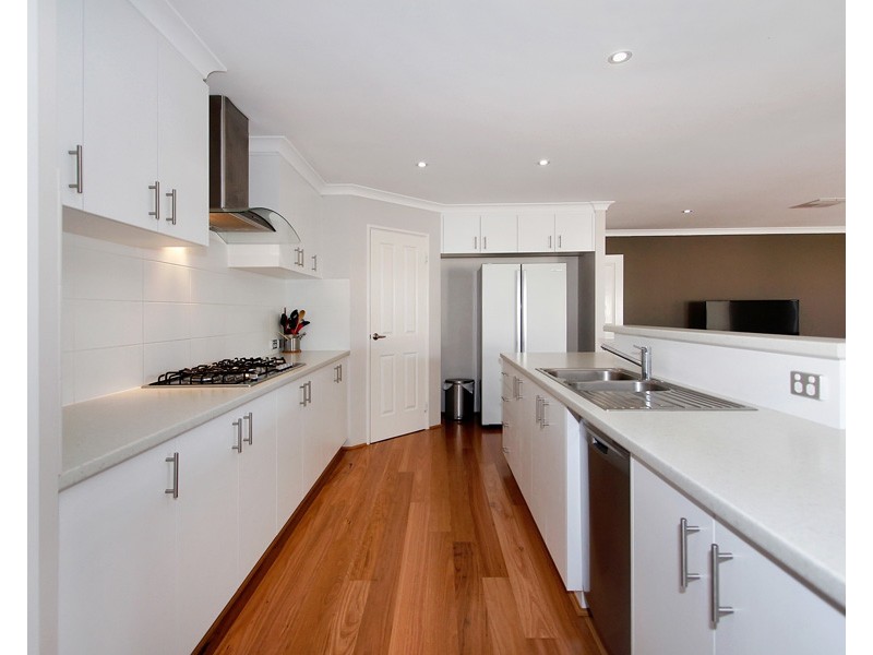 16 Kinloch Pass, Aubin Grove WA 6164