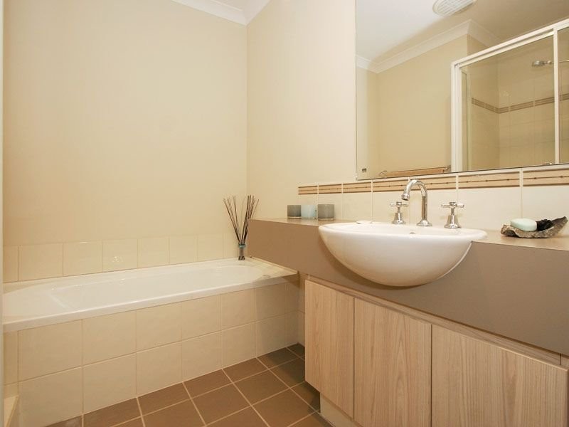 18/31 Barfield Road, Hammond Park WA 6164
