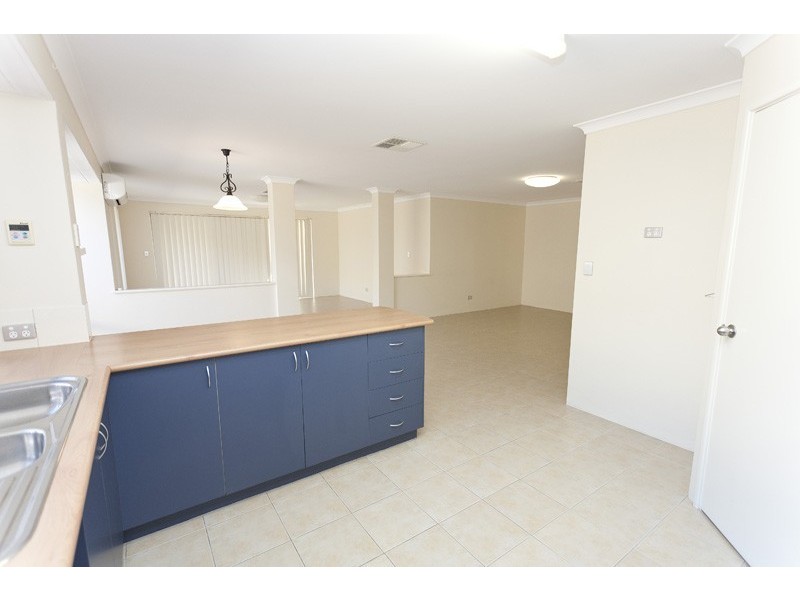 14 Leichhardt Crossing, Hammond Park WA 6164