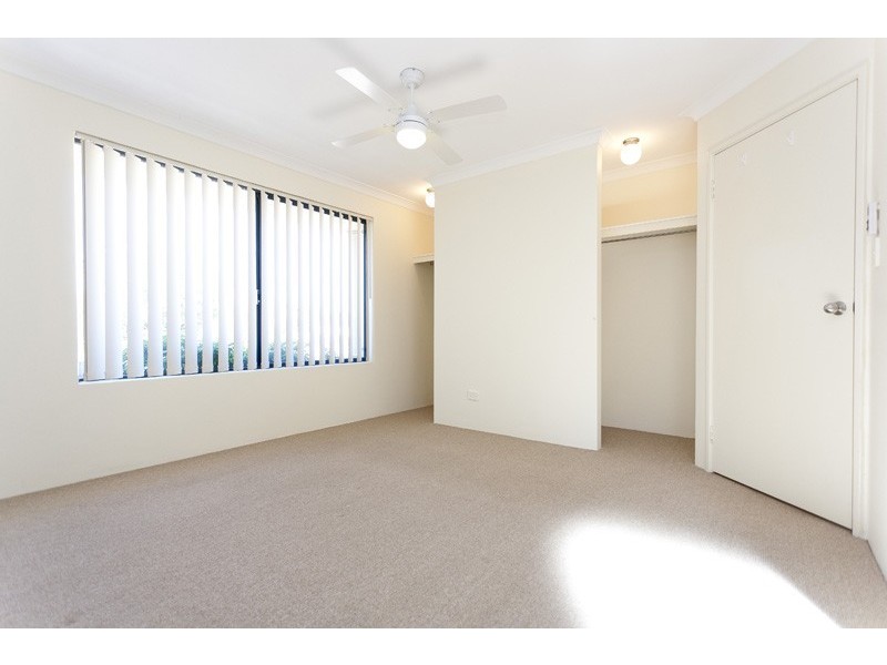 14 Leichhardt Crossing, Hammond Park WA 6164