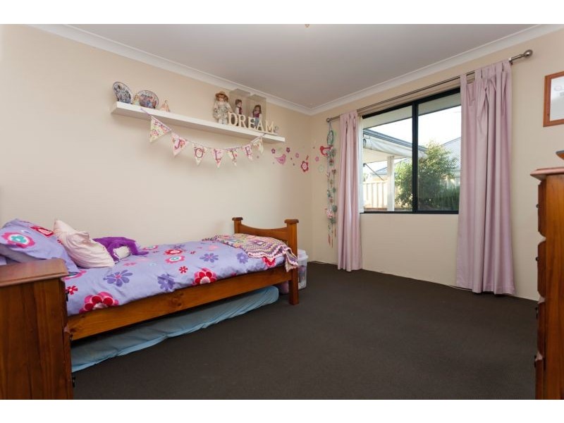 8 Garron Rest, Canning Vale WA 6155