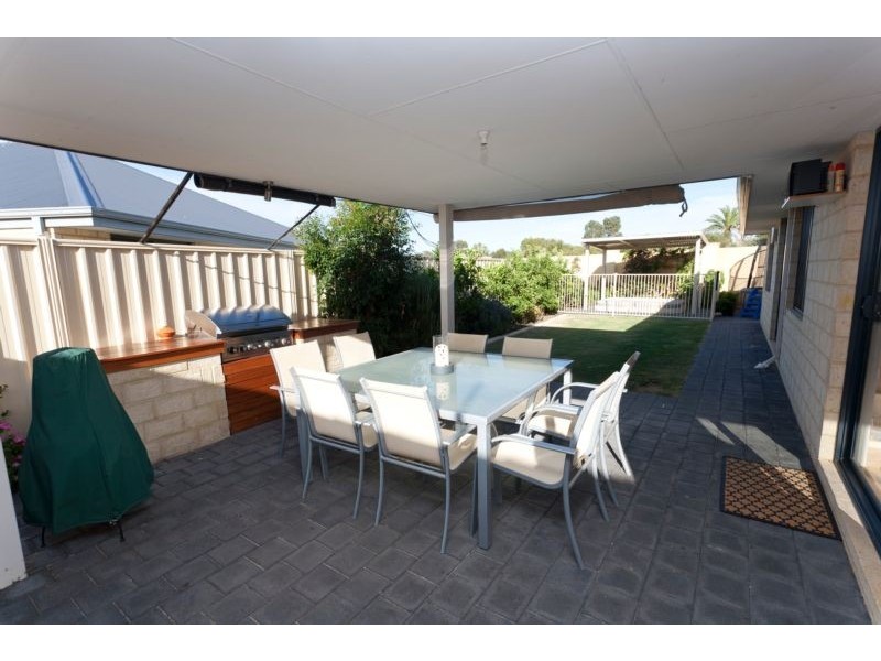 8 Garron Rest, Canning Vale WA 6155
