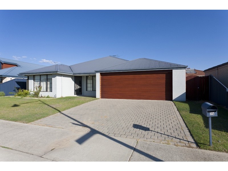 25 Leichhardt Crossing, Hammond Park WA 6164