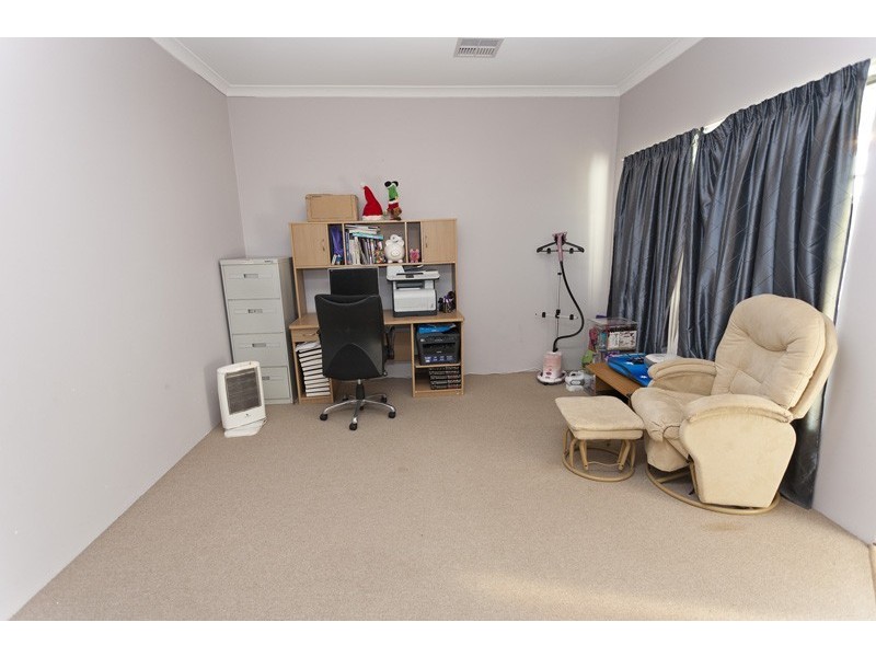 25 Leichhardt Crossing, Hammond Park WA 6164