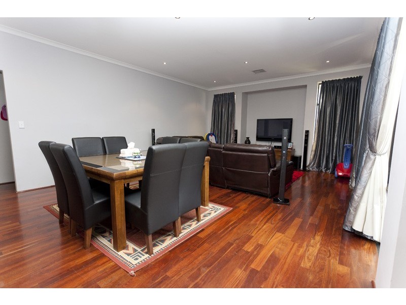 25 Leichhardt Crossing, Hammond Park WA 6164