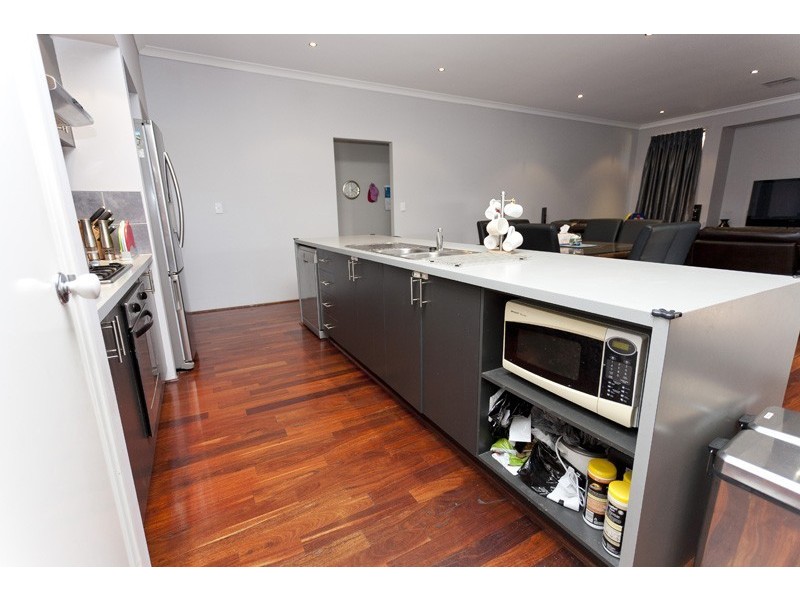 25 Leichhardt Crossing, Hammond Park WA 6164