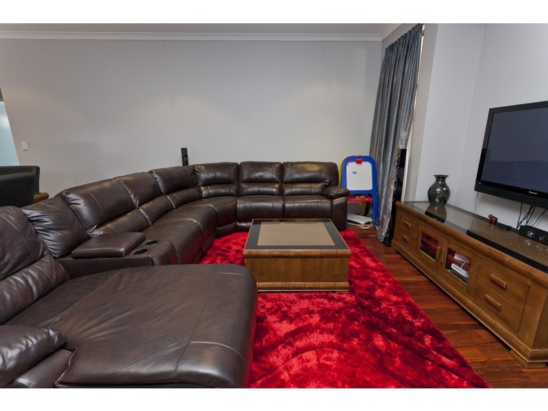 25 Leichhardt Crossing, Hammond Park WA 6164