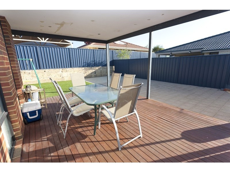 25 Leichhardt Crossing, Hammond Park WA 6164
