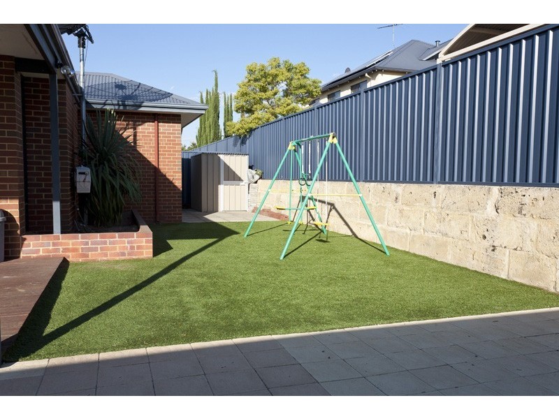 25 Leichhardt Crossing, Hammond Park WA 6164