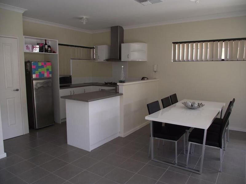 A/5 Coleman Crescent, Melville WA 6156