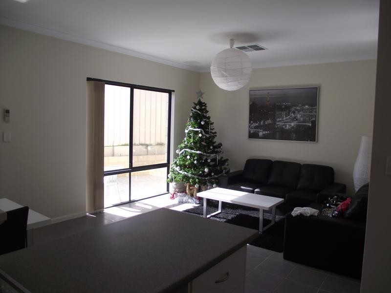 A/5 Coleman Crescent, Melville WA 6156