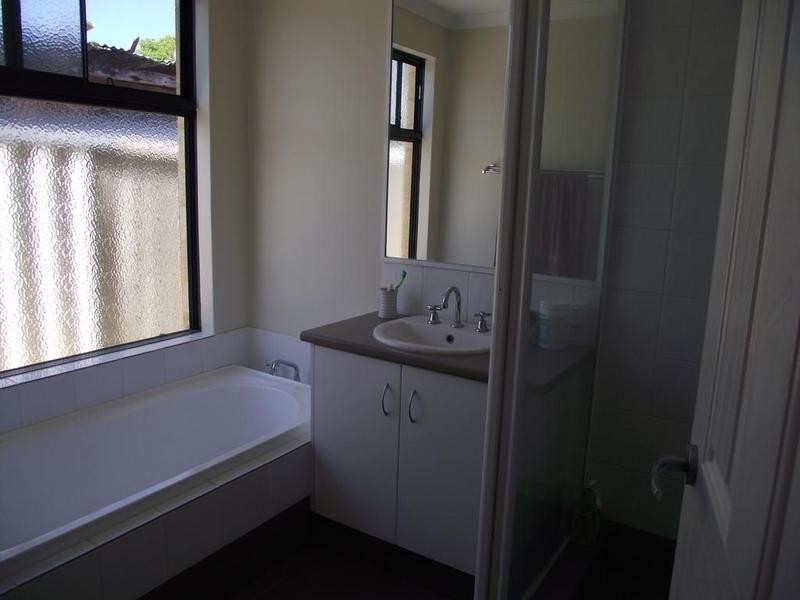 A/5 Coleman Crescent, Melville WA 6156