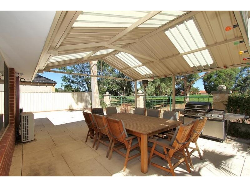 47 Kooralbyn Valley Cres, Jandakot WA 6164
