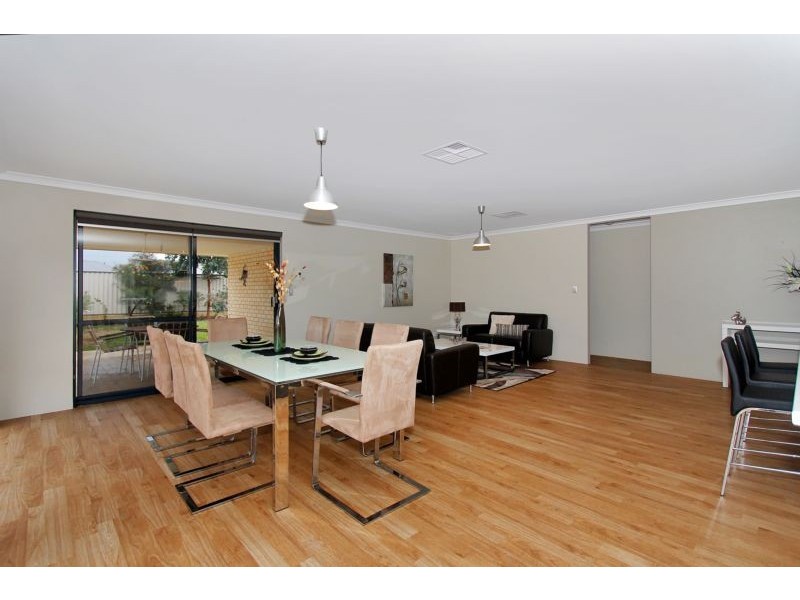 16 Spruce Terrace, Aubin Grove WA 6164