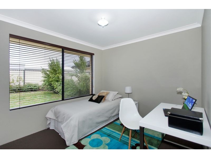 16 Spruce Terrace, Aubin Grove WA 6164