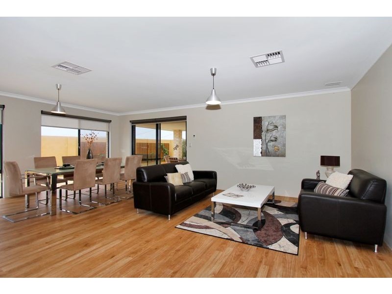 16 Spruce Terrace, Aubin Grove WA 6164