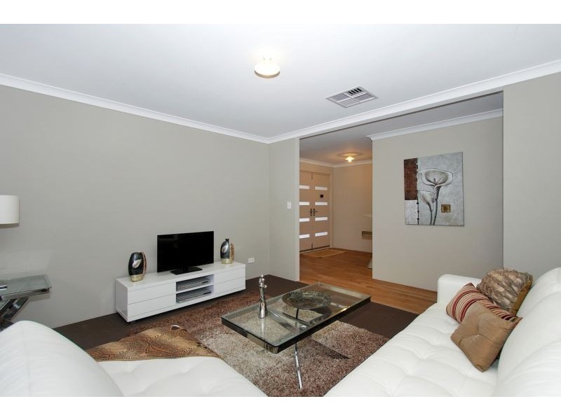 16 Spruce Terrace, Aubin Grove WA 6164