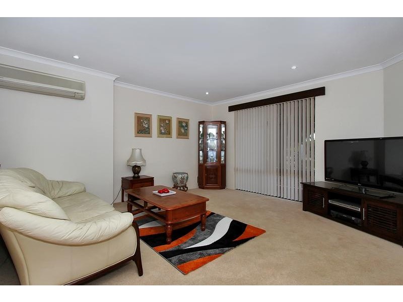 18 Dreier Court, Atwell WA 6164