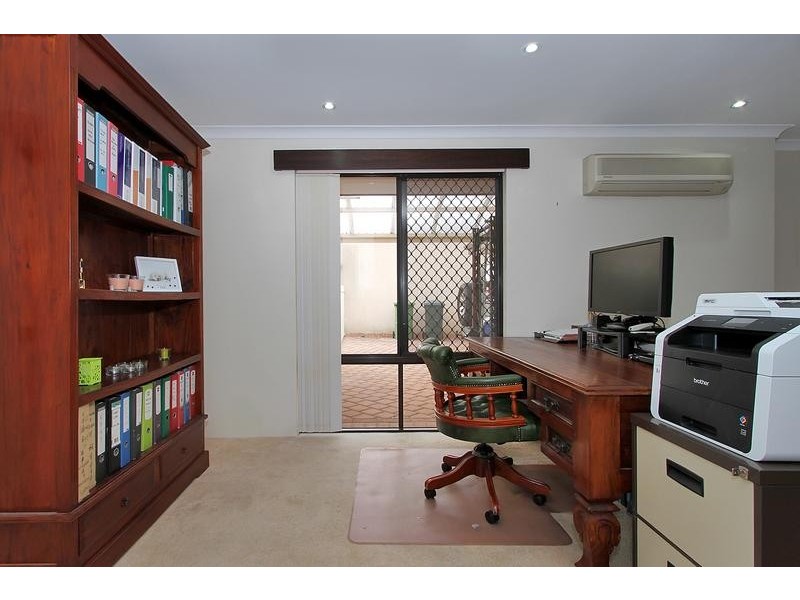 18 Dreier Court, Atwell WA 6164