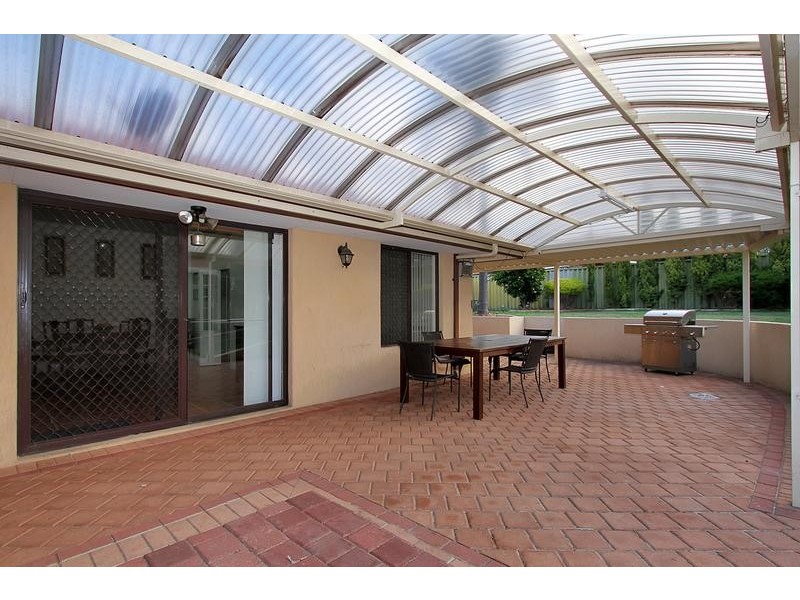 18 Dreier Court, Atwell WA 6164