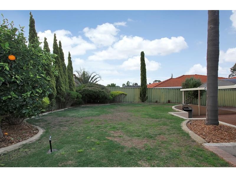 18 Dreier Court, Atwell WA 6164