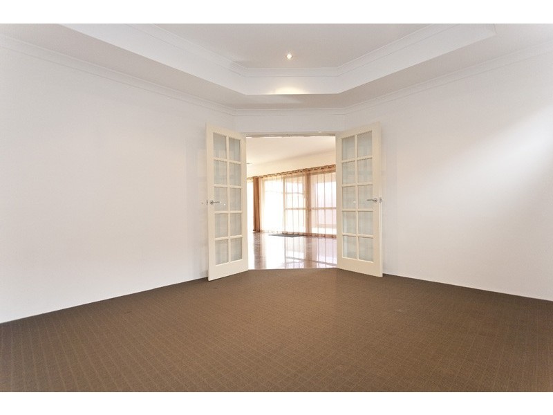 8 Carlton Loop, Canning Vale WA 6155