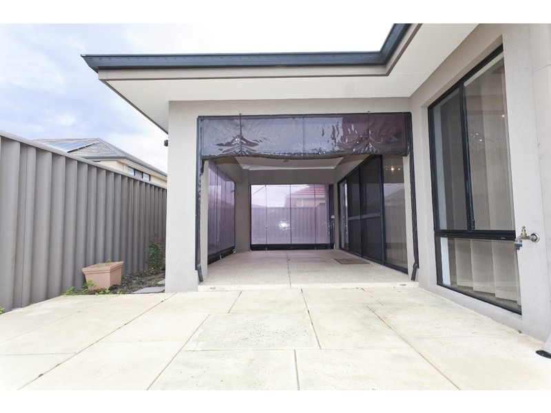 8 Carlton Loop, Canning Vale WA 6155