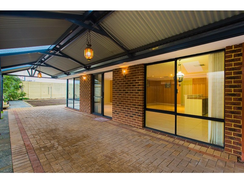 21 Minerva Loop, Success WA 6164