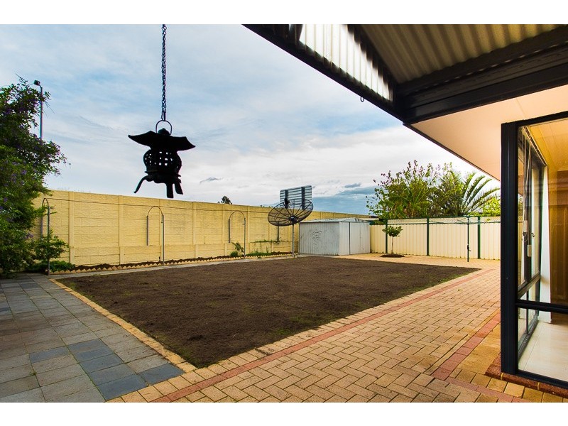 21 Minerva Loop, Success WA 6164