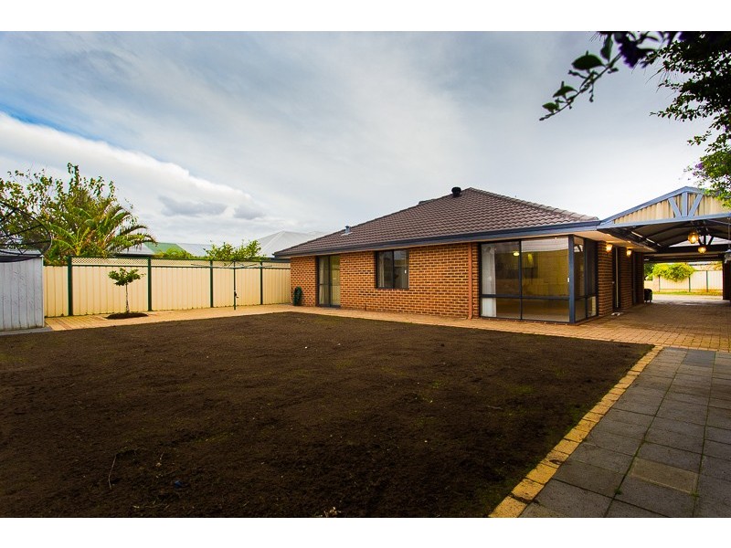 21 Minerva Loop, Success WA 6164