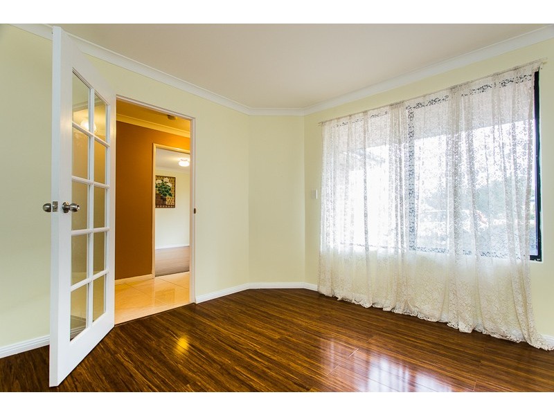 21 Minerva Loop, Success WA 6164