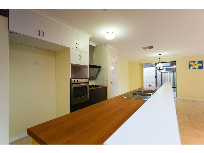 21 Minerva Loop, Success WA 6164