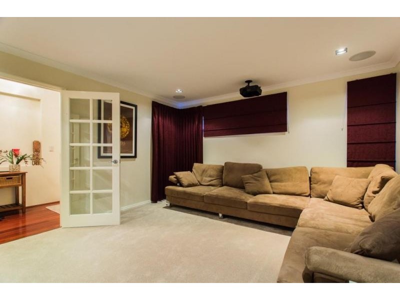 42 Belmore Bend, Aubin Grove WA 6164