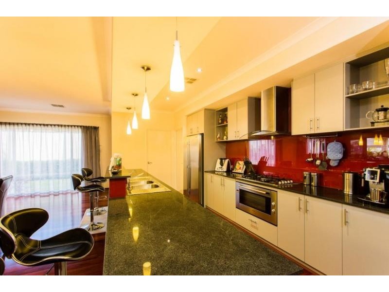 42 Belmore Bend, Aubin Grove WA 6164