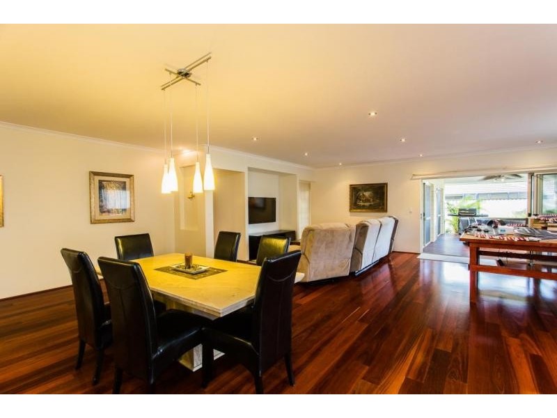 42 Belmore Bend, Aubin Grove WA 6164