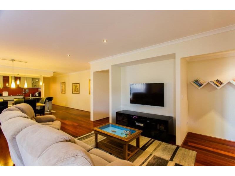 42 Belmore Bend, Aubin Grove WA 6164