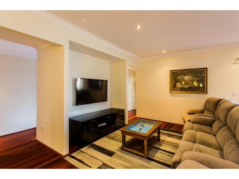 42 Belmore Bend, Aubin Grove WA 6164