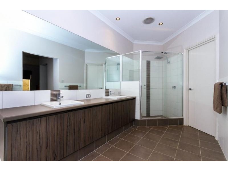 4 Baumea Turn, Hammond Park WA 6164