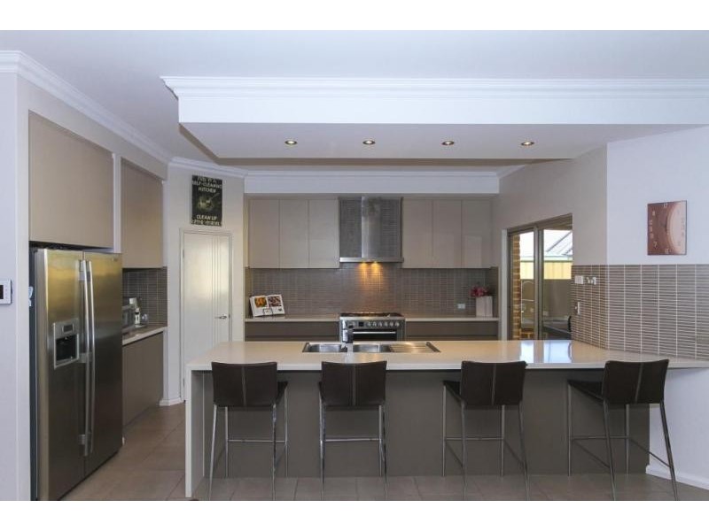 4 Baumea Turn, Hammond Park WA 6164