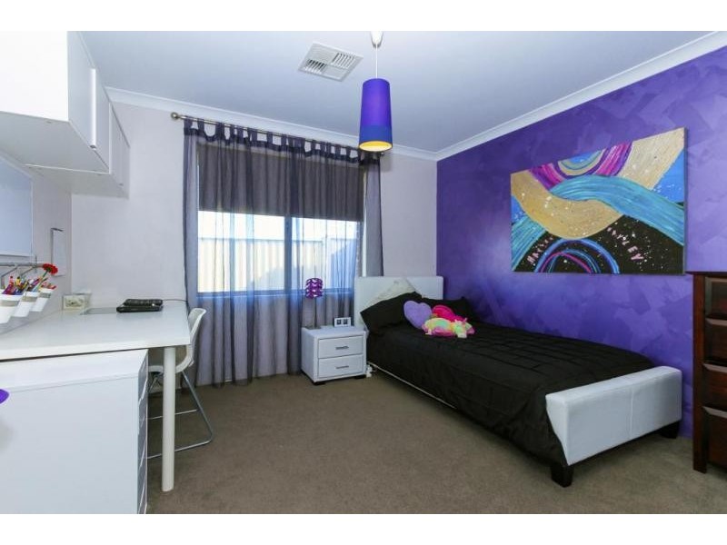 4 Baumea Turn, Hammond Park WA 6164