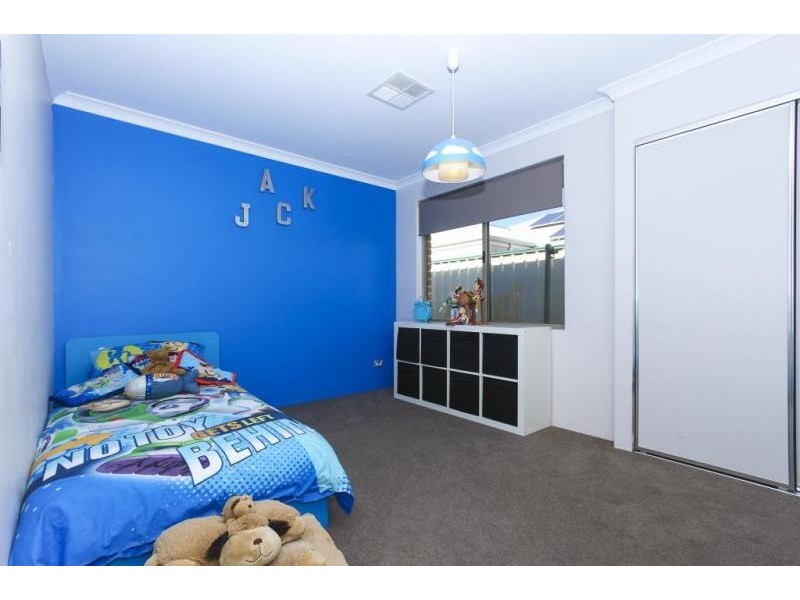 4 Baumea Turn, Hammond Park WA 6164