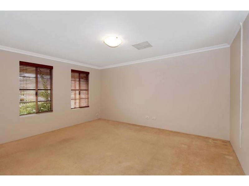 21 Baningan Avenue, Success WA 6164