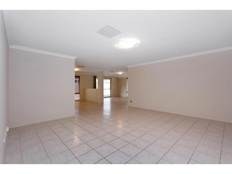 21 Baningan Avenue, Success WA 6164