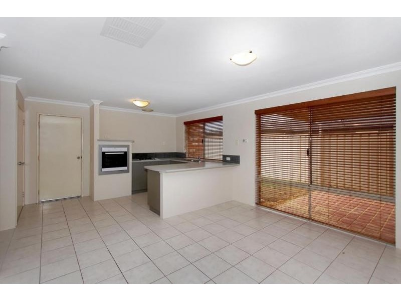 21 Baningan Avenue, Success WA 6164