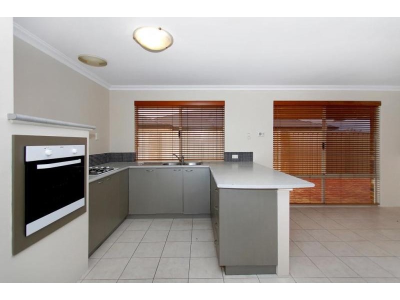 21 Baningan Avenue, Success WA 6164