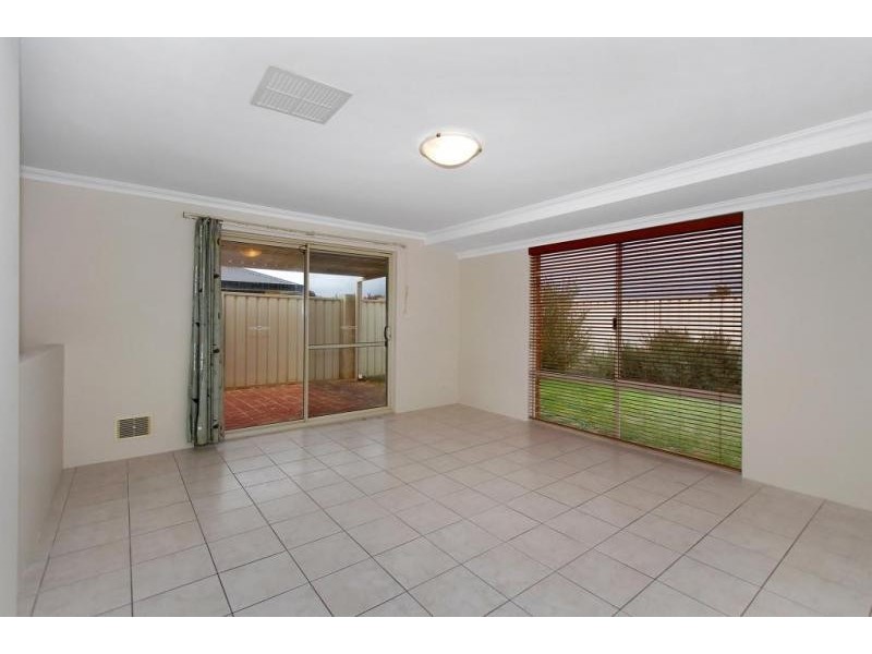 21 Baningan Avenue, Success WA 6164