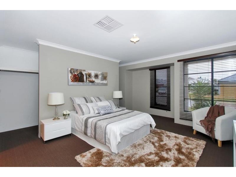 16 Spruce Terrace, Aubin Grove WA 6164